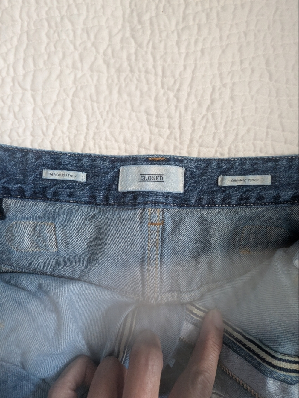 Closed Averly Wide-Leg Cuffed Jeans w/ Asymmetric Waist, size 31, Made in Italy - Picture 13 of 13